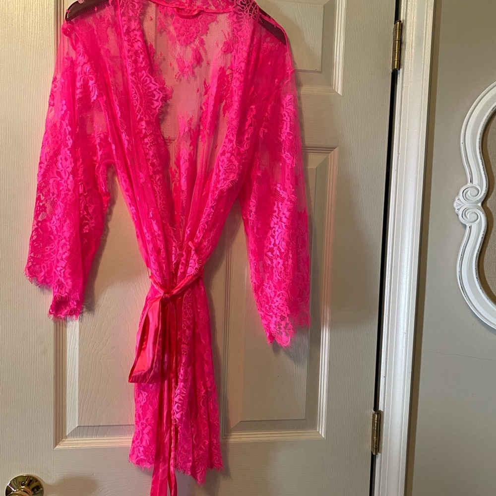 Pink Lace Robe/beach cover up - Picture 2 of 6